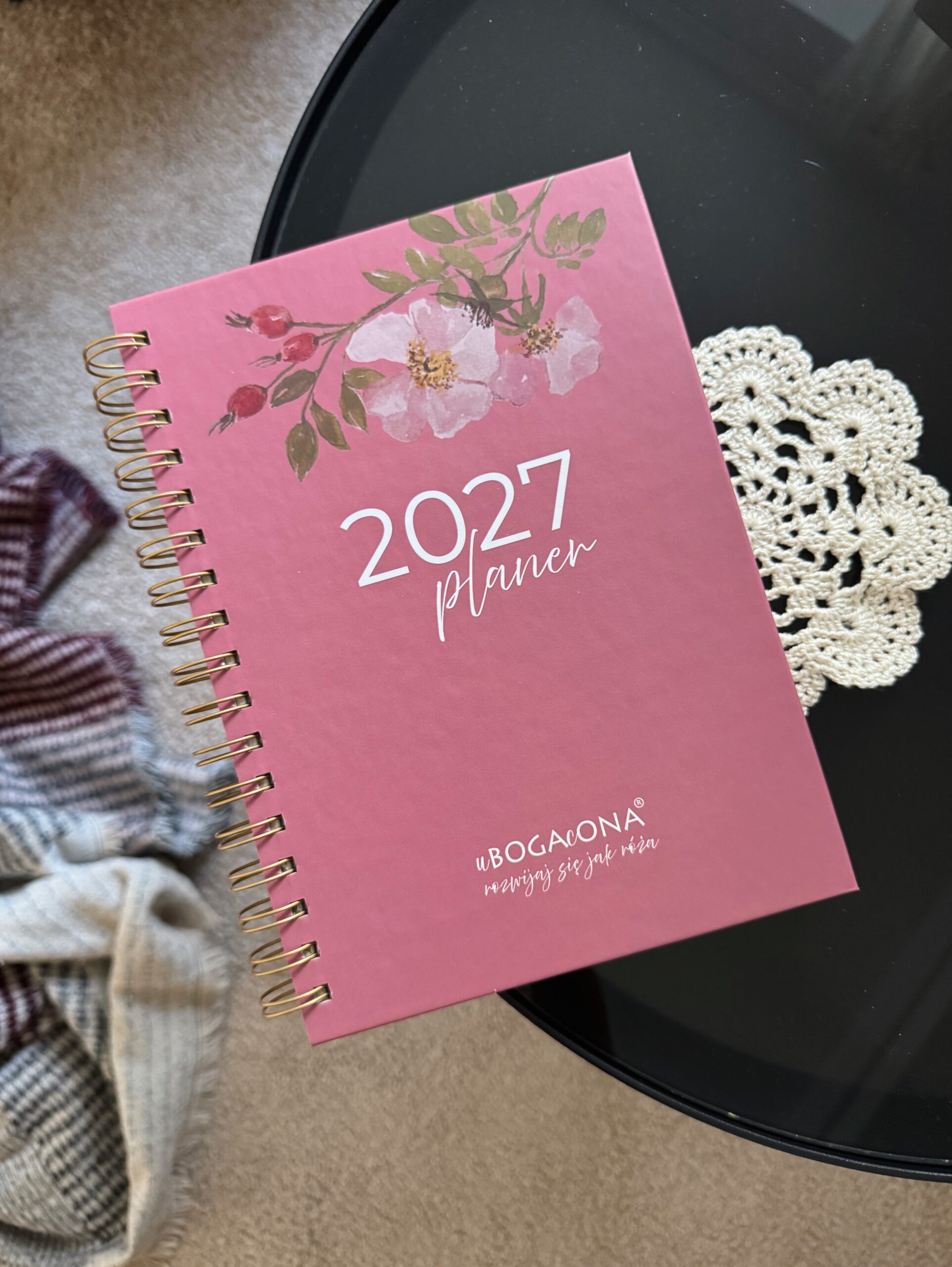 Planer UBOGACONEJ 2027: rozwijaj się jak róża (okładka różowa)